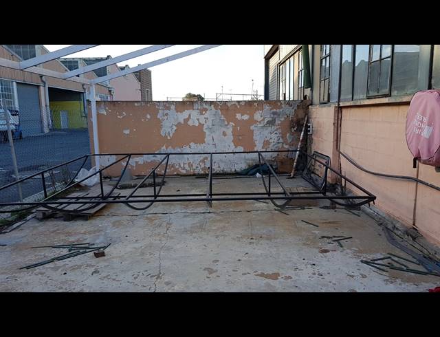 220M² FACTORY TO LET IN BLACKHEATH INDUSTRIAL